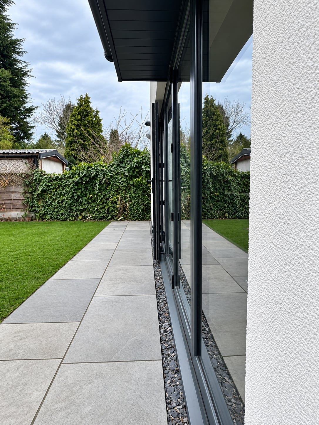 Glazing along the side of the extension