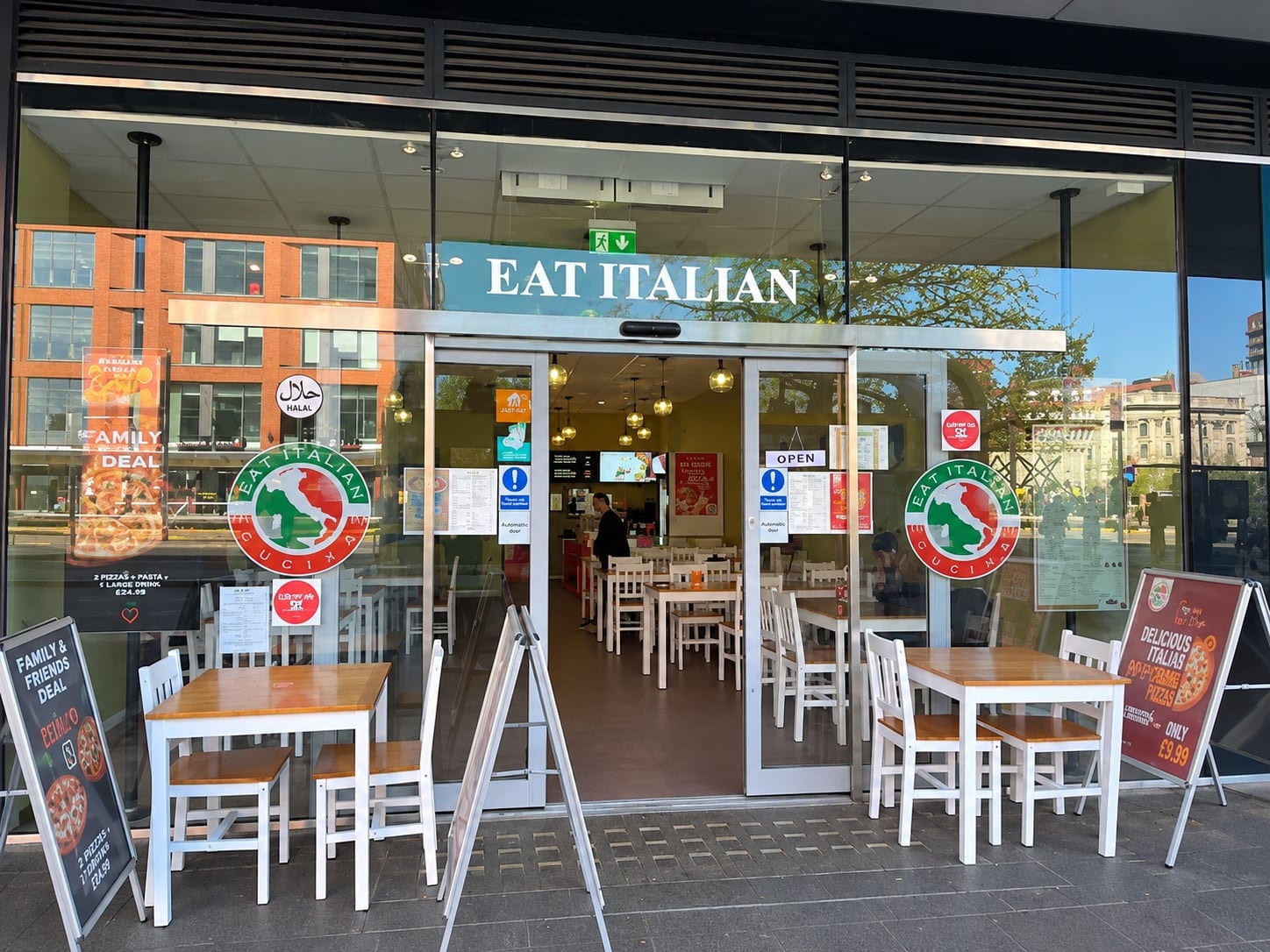 Eat Italian restaurant, Manchester: glazed frontage with tables outside